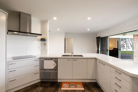 Photo of property in 6 Bouverie Crescent, Flagstaff, Hamilton, 3210