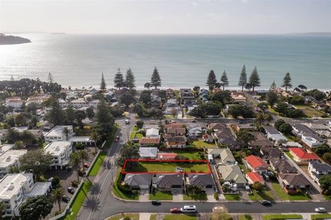 Photo of property in 8 Puriri Avenue, Orewa, 0931