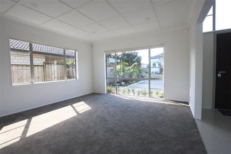 Photo of property in 12 Strundeen Close, Flat Bush, Auckland, 2016