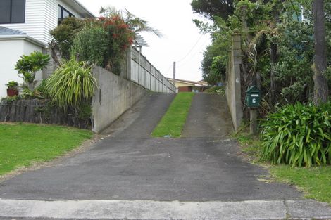 Photo of property in 6 Mcfarlane Street, Oakura, 4314