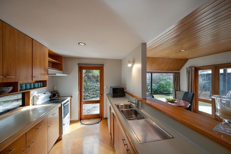 Photo of property in 10 Lordens Place, Fernhill, Queenstown, 9300