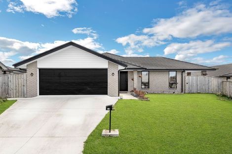 Photo of property in 10 Pipi Crescent, Tuakau, 2121