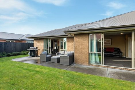 Photo of property in 73 Coolspring Way, Redwood, Christchurch, 8051