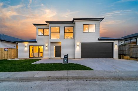 Photo of property in 4 Franheim Crescent, Orewa, 0931