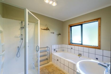 Photo of property in 165b Papaitonga Lake Road, Ohau, Levin, 5570