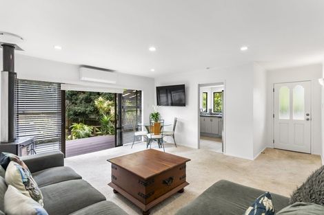 Photo of property in 2/12 Fitzwilliam Drive, Torbay, Auckland, 0630