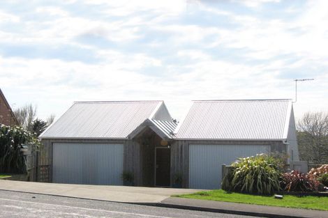 Photo of property in 321 Tukapa Street, Hurdon, New Plymouth, 4310