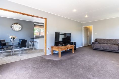Photo of property in 23 Hookway Grove, Paraparaumu, 5032