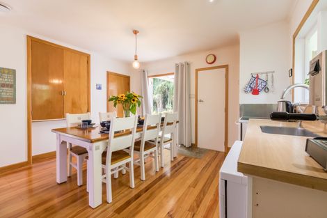 Photo of property in 31 Valley Road, Titirangi, Auckland, 0604