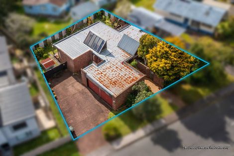 Photo of property in 41 Fitzherbert Avenue, West Harbour, Auckland, 0618