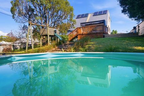 Photo of property in 125 Awaroa Road, Helensville, 0800