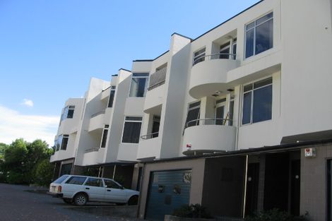 Photo of property in 12a Lawson Place, Mount Victoria, Wellington, 6011