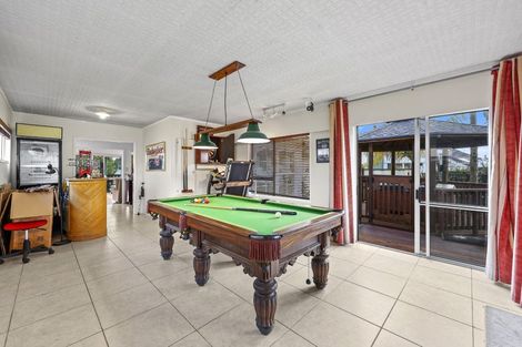 Photo of property in 44 Farquhar Road, Glendene, Auckland, 0602