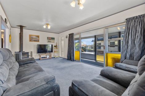 Photo of property in 15 Virginia Place, Whalers Gate, New Plymouth, 4310