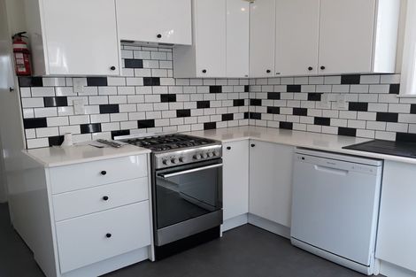 Photo of property in 3-5 Knoll Street, Island Bay, Wellington, 6023