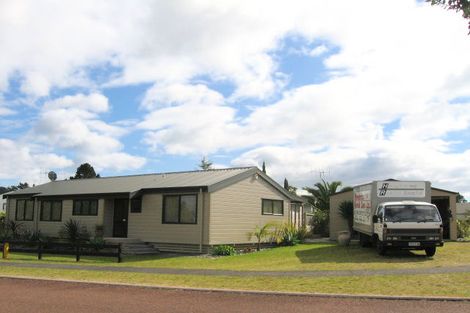 Photo of property in 21 Pleasant Place, Pauanui, Hikuai, 3579