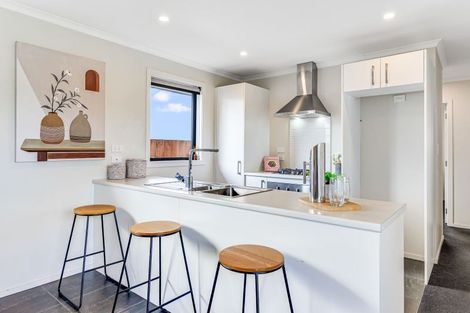 Photo of property in 5 Manawaroa Close, Grandview Heights, Hamilton, 3200