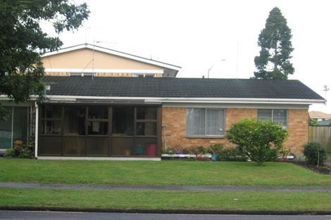 Photo of property in 1/3 Opaheke Road, Papakura, 2110