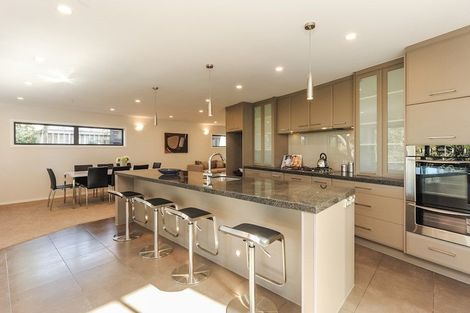 Photo of property in 2/31 Tamaki Drive, Pakuranga, Auckland, 2010