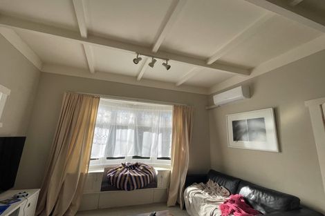 Photo of property in 116 Onewa Road, Northcote, Auckland, 0627