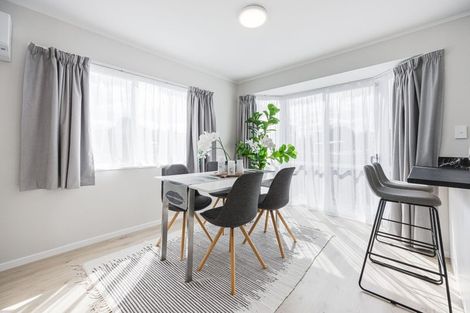 Photo of property in 4/73 Vintage Drive, Henderson, Auckland, 0612