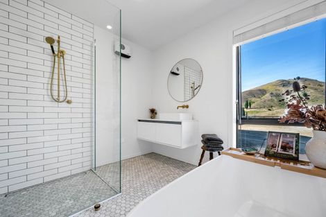 Photo of property in 236 Hawksburn Road, Nevis, Cromwell, 9384