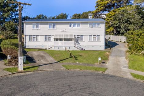 Photo of property in 8a-8b Devon Place, Cannons Creek, Porirua, 5024
