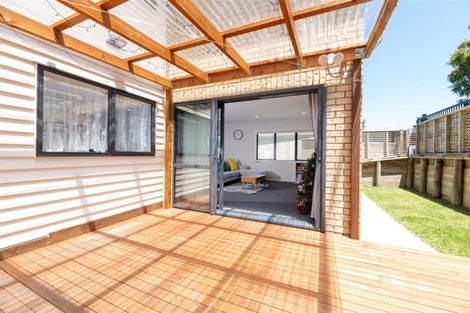 Photo of property in 57a Hepburn Road, Glendene, Auckland, 0602