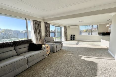 Photo of property in 8 Cruickshank Crescent, Rosedale, Invercargill, 9810