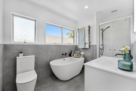 Photo of property in 28 Annison Avenue, Glen Eden, Auckland, 0602