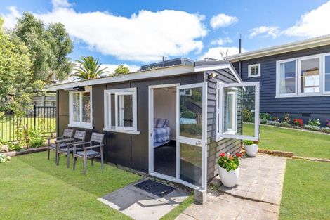 Photo of property in 37 Long Street, Raglan, 3225