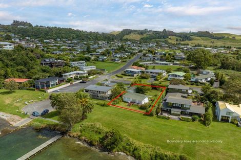 Photo of property in 4 Winston Street, Acacia Bay, Taupo, 3330