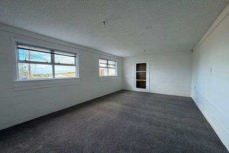 Photo of property in 27 Chivalry Road, Glenfield, Auckland, 0629