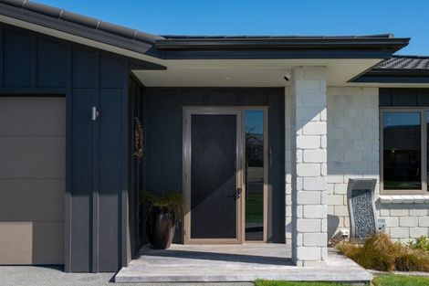 Photo of property in 28 Whakatomo Place, Havelock North, 4130