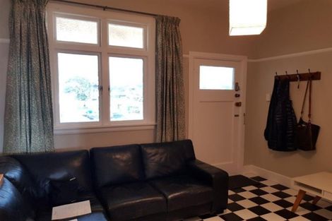 Photo of property in Devonport Apartments, 37/127 Saint Aubyn Street, New Plymouth, 4310