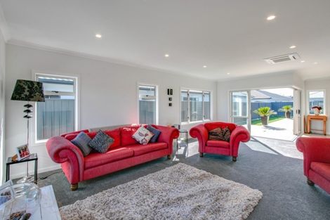 Photo of property in 16 Manganui Place, Te Awa, Napier, 4110