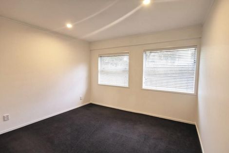 Photo of property in 2/59a Knights Road, Rothesay Bay, Auckland, 0630