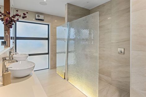 Photo of property in 21 Taunton Green, Papanui, Christchurch, 8052