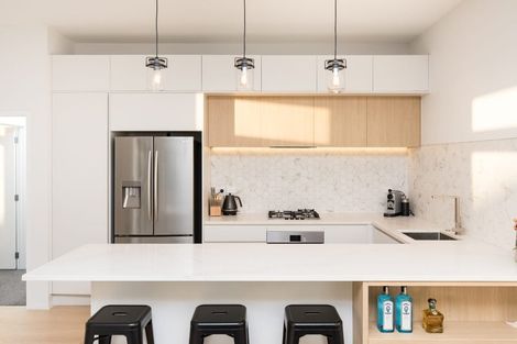 Photo of property in 2 Parachute Crescent, Papakura, 2110