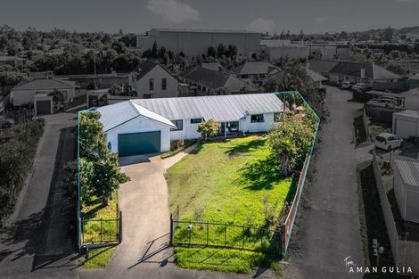 Photo of property in 17 Solveig Place, Randwick Park, Auckland, 2105