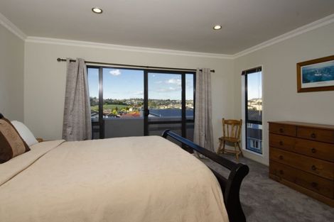 Photo of property in 53 Medallion Drive, Oteha, Auckland, 0632