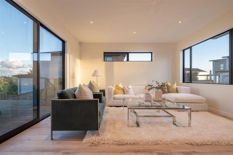 Photo of property in 3 Taku Close, Long Bay, Auckland, 0630