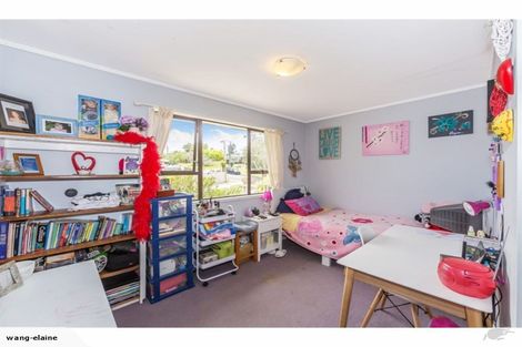Photo of property in 1/66 Hogans Road, Glenfield, Auckland, 0629