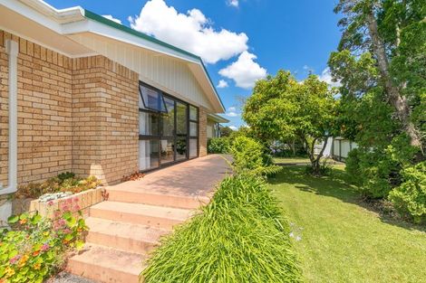 Photo of property in 56 Braid Road, St Andrews, Hamilton, 3200