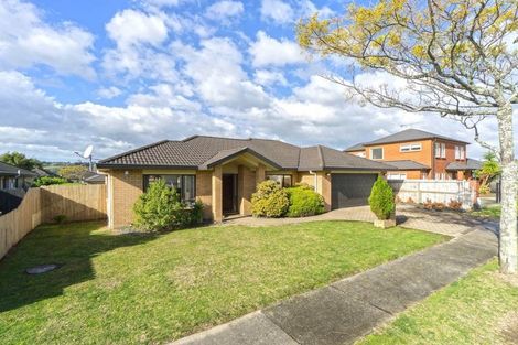 Photo of property in 15 Belcoo Crescent, East Tamaki, Auckland, 2013