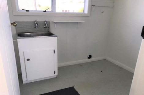 Photo of property in 10 Union Street, Merrilands, New Plymouth, 4312