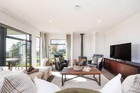 Photo of property in 12 Fleetwood Lane, Turitea, Palmerston North, 4472