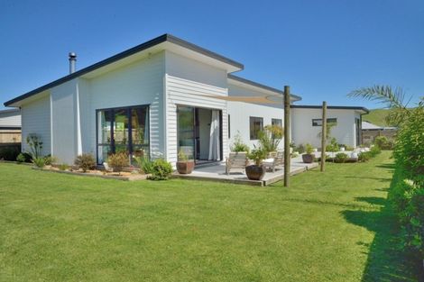 Photo of property in 28 Hamilton Drive, Wainui, Gisborne, 4010