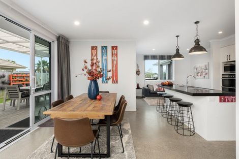 Photo of property in 34 Cassinia Close, Papamoa Beach, Papamoa, 3118