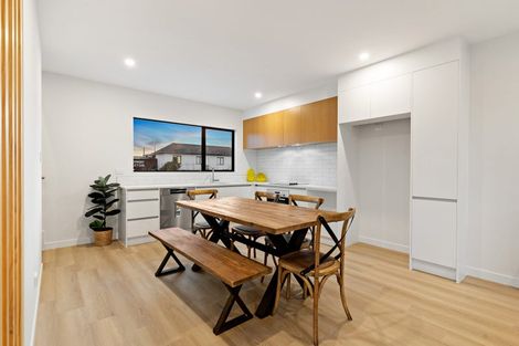 Photo of property in 24 Milenio Crescent, Windsor Park, Auckland, 0632